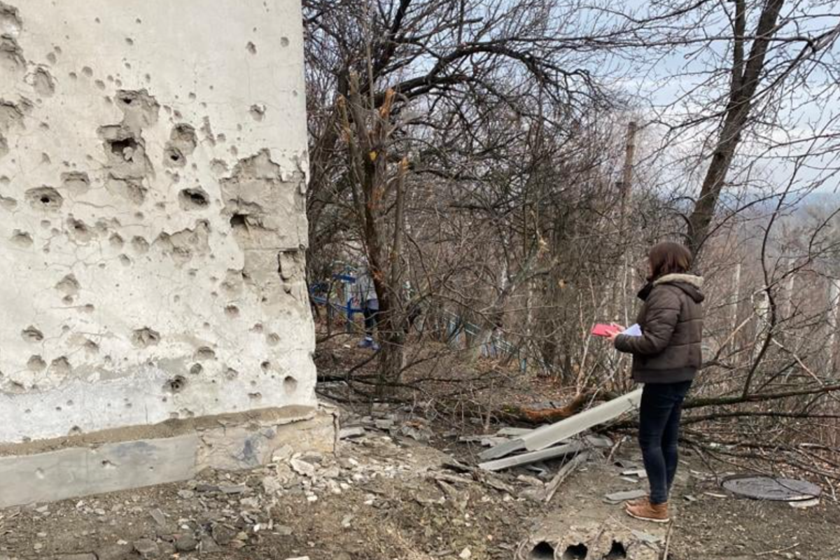Из-за артобстрела на Луганщине повреждено имущество Попаснянского водоканала, сотни жителей остались без света Из-за артобстрела на Луганщине повреждено имущество Попаснянского водоканала, сотни жителей остались без света