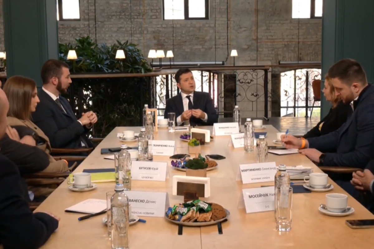Зеленський про "вагнергейт": "Це була операція під назвою Бурба, яка, слава богу, закінчилася" Зеленський про "вагнергейт": "Це була операція під назвою Бурба, яка, слава богу, закінчилася"