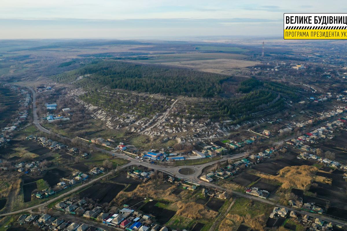 На Луганщине участок дороги Н-26 готовят к вводу в эксплуатацию На Луганщине участок дороги Н-26 готовят к вводу в эксплуатацию