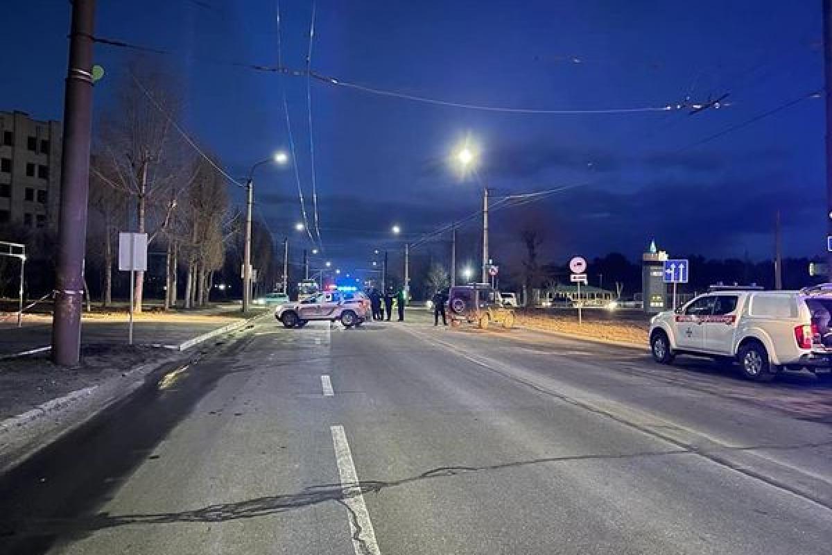 В Северодонецке около остановки обнаружили гранату В Северодонецке около остановки обнаружили гранату