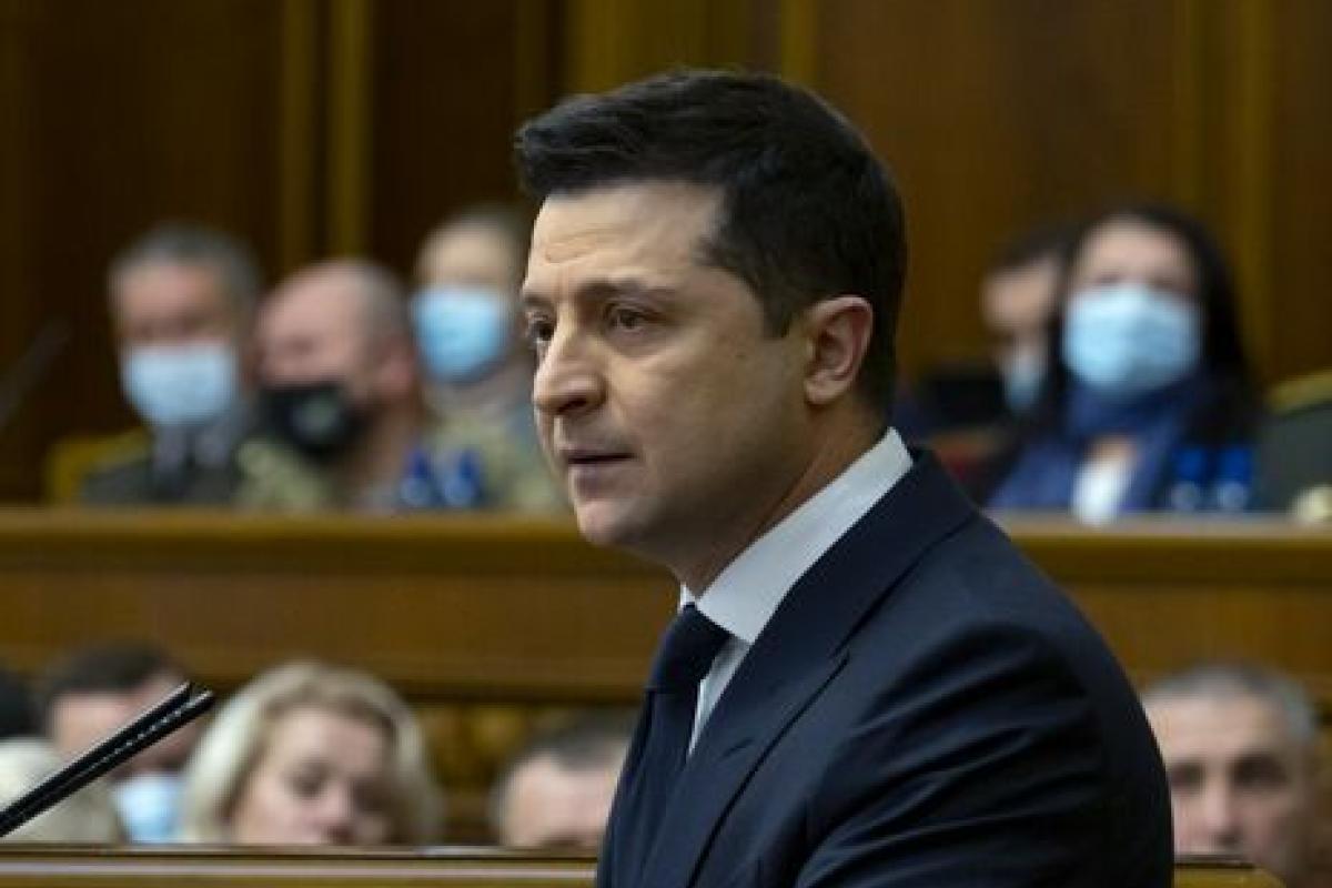 Зеленский внес в Раду законопроект об экономическом паспорте украинца Зеленский внес в Раду законопроект об экономическом паспорте украинца