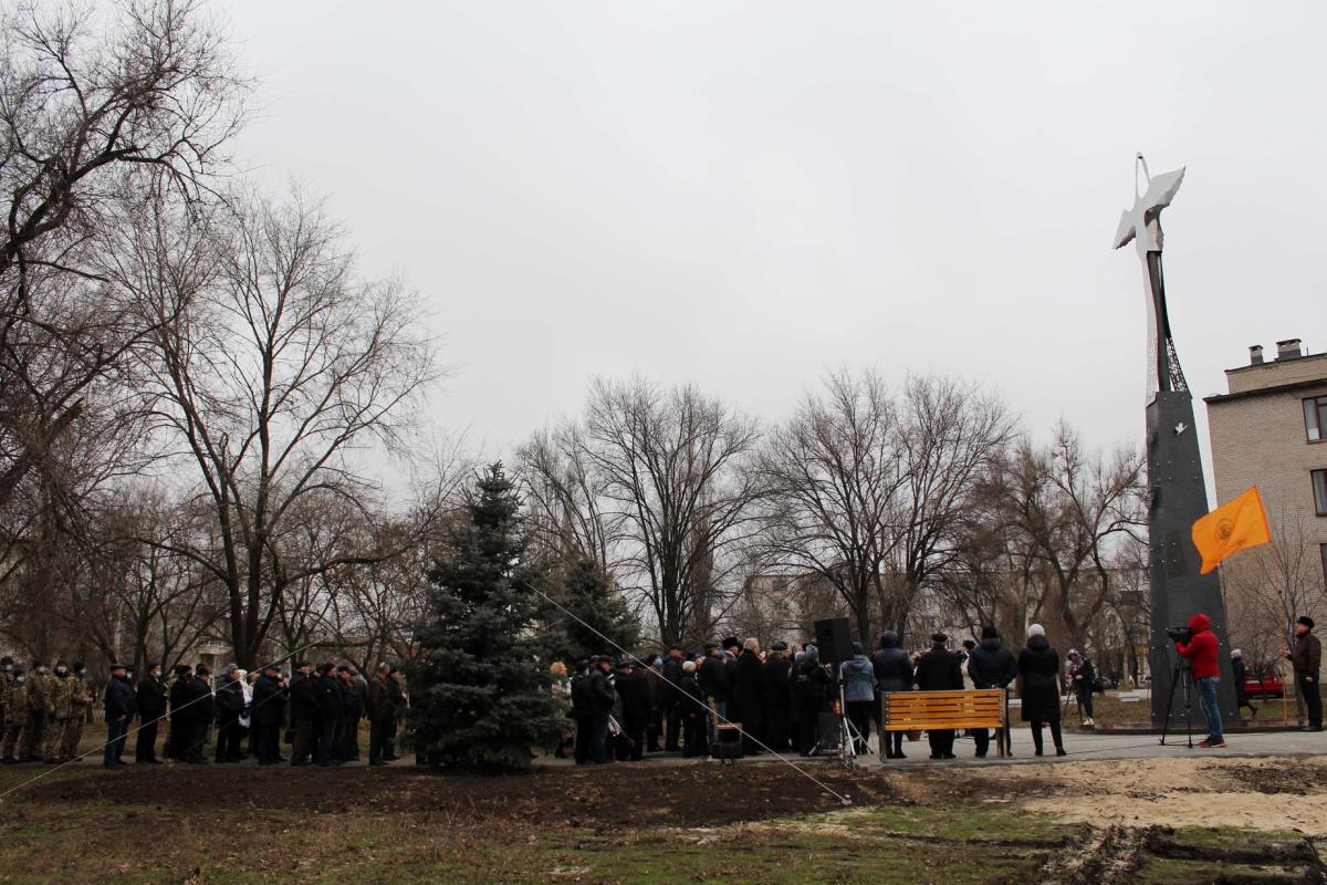 У Сєвєродонецьку відкрили пам’ятник "Героям Чорнобиля" та вшанували ліквідаторів У Сєвєродонецьку відкрили пам’ятник "Героям Чорнобиля" та вшанували ліквідаторів