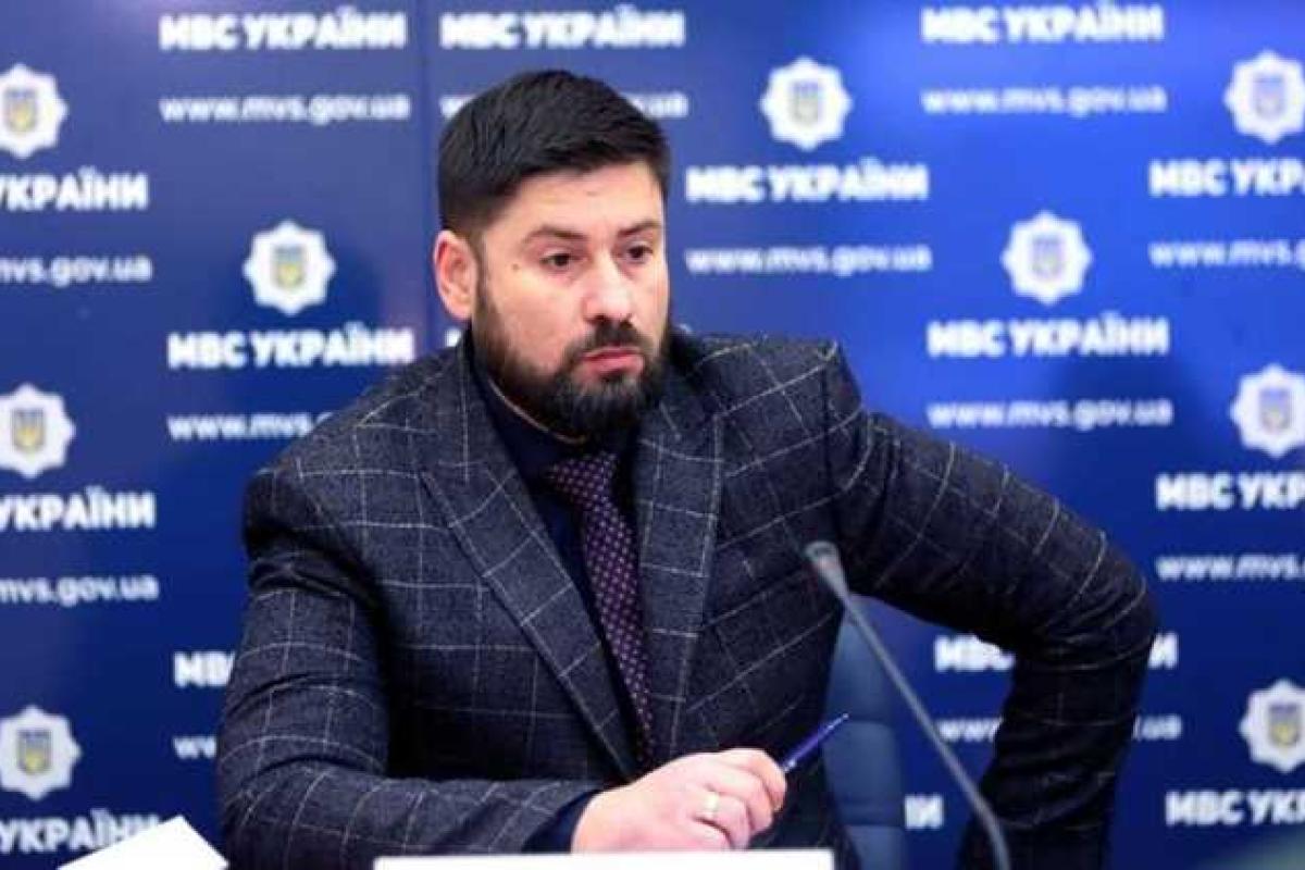 Замглавы МВД Украины устроил "разборки" на блокпосту в Донецкой области: видео Замглавы МВД Украины устроил "разборки" на блокпосту в Донецкой области: видео