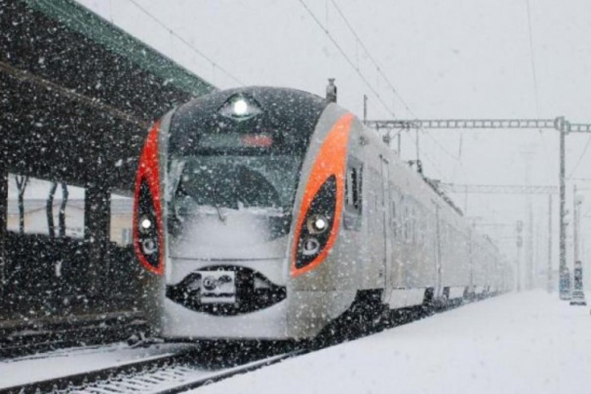 Подорож "з морозцем": Пасажири "Укрзалізниці" скаржаться на іній у вагонах Подорож "з морозцем": Пасажири "Укрзалізниці" скаржаться на іній у вагонах