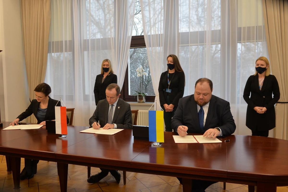 На Міжпарламентській асамблеї України, Литви та Польщі підписано підсумковий документ, в якому засуджуються дії російської та білоруської влади На Міжпарламентській асамблеї України, Литви та Польщі підписано підсумковий документ, в якому засуджуються дії російської та білоруської влади