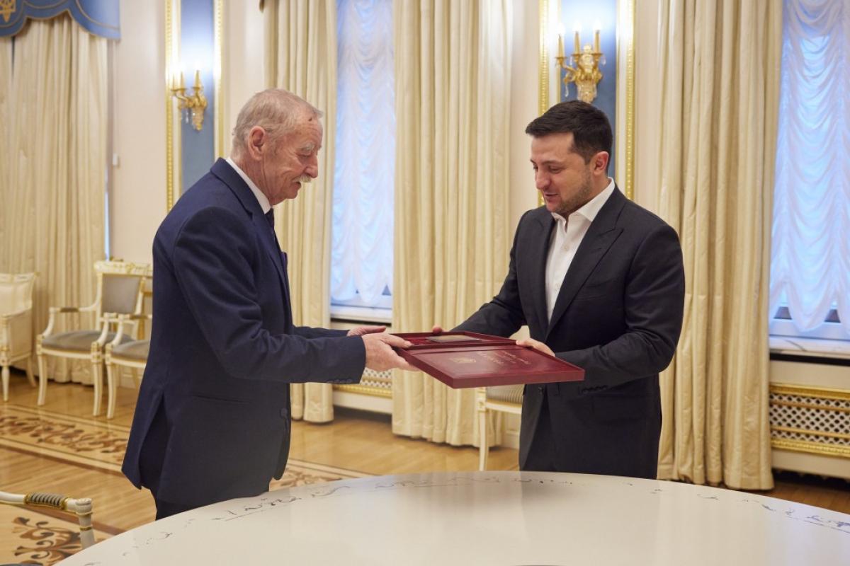 Зеленский наградил композитора Игоря Поклада орденом Государства и присвоил звание Героя Украины Зеленский наградил композитора Игоря Поклада орденом Государства и присвоил звание Героя Украины