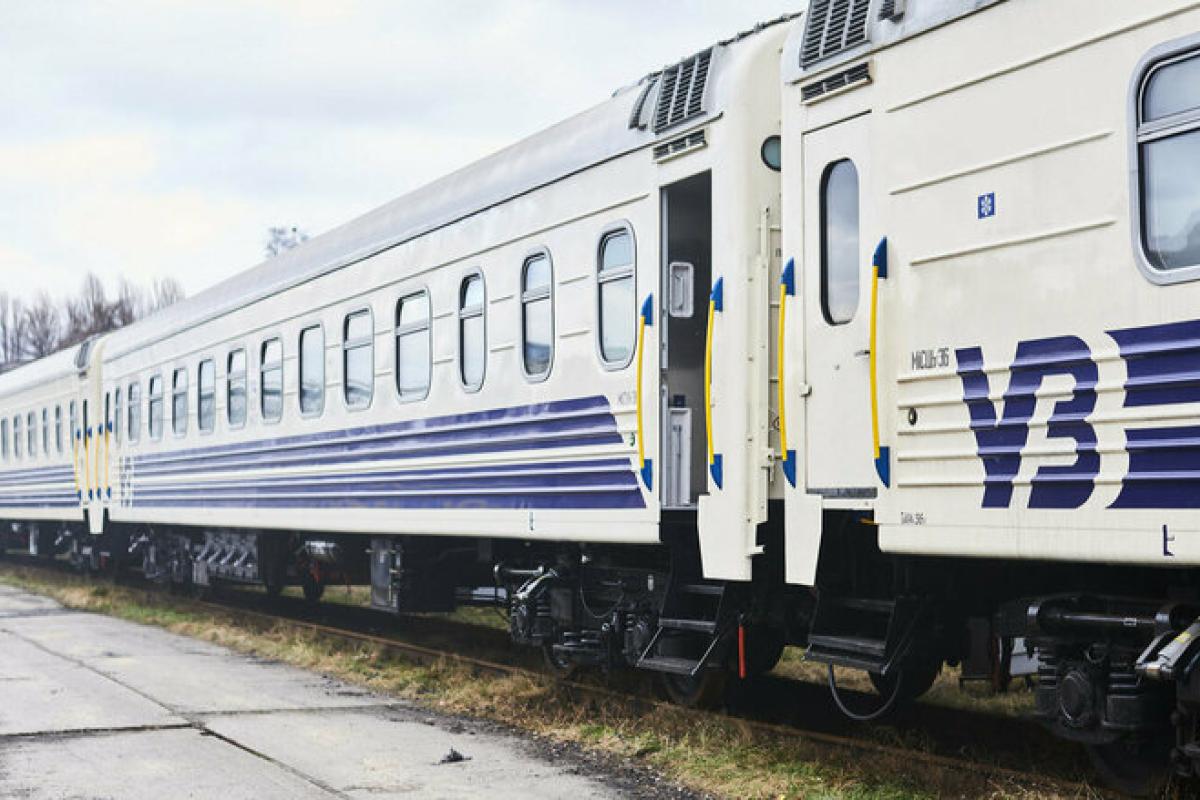 Из-за непогоды в Украине задерживаются поезда: названы маршруты Из-за непогоды в Украине задерживаются поезда: названы маршруты