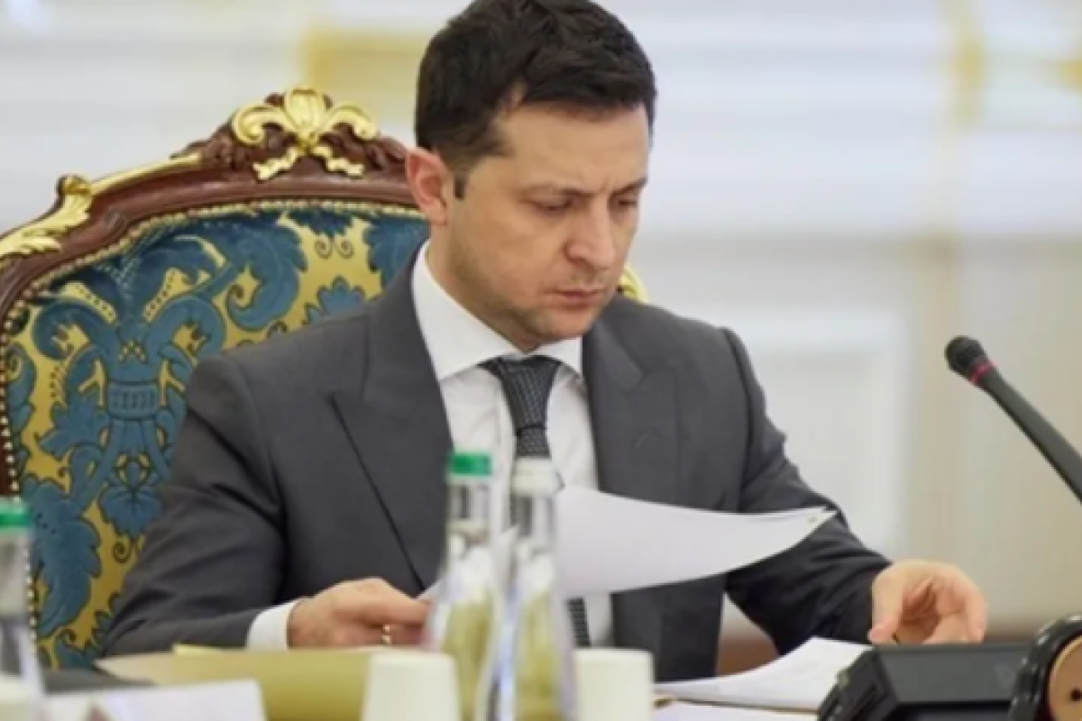 Зеленский подписал закон об увеличении налогов Зеленский подписал закон об увеличении налогов