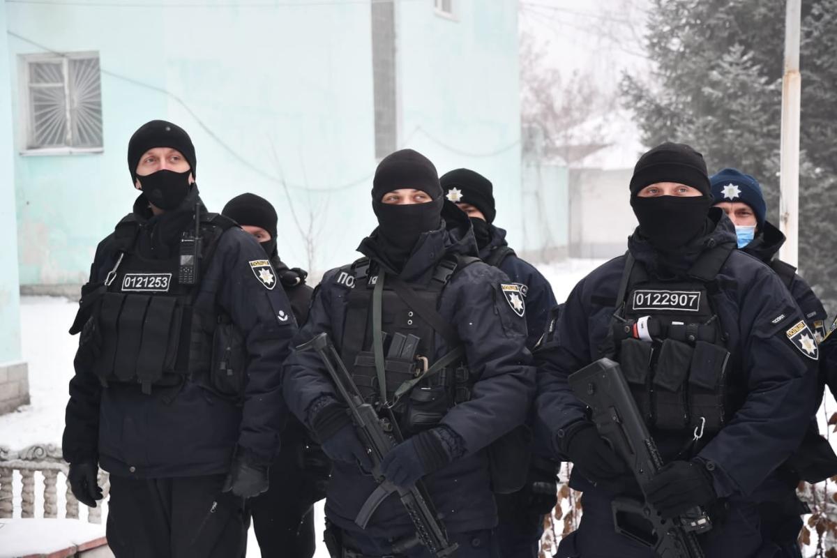 На Луганщині поліцейські провели відпрацювання міста Рубіжне На Луганщині поліцейські провели відпрацювання міста Рубіжне