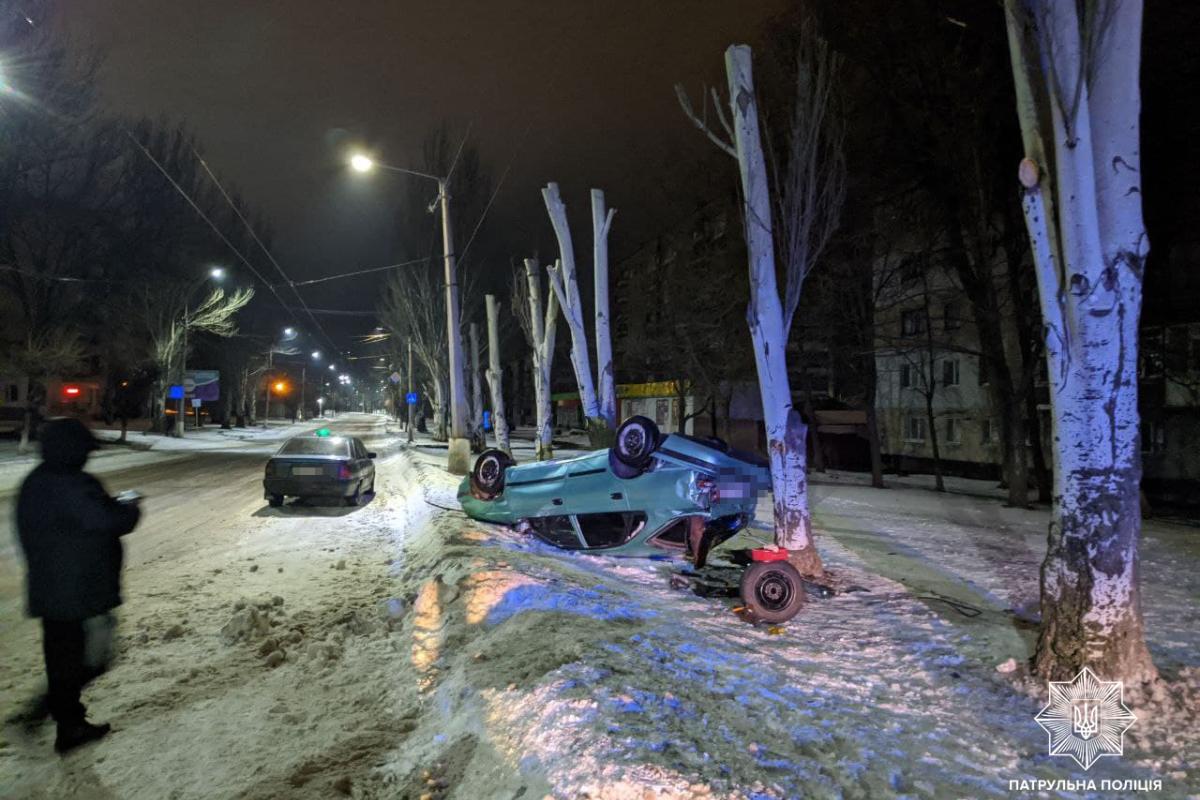 Батьки не знали: у Лисичанську підліток скоїв ДТП (фото) Батьки не знали: у Лисичанську підліток скоїв ДТП (фото)