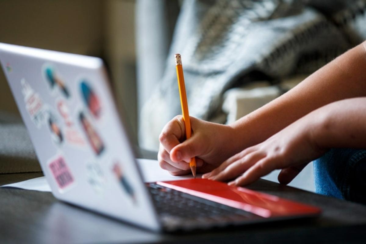 МОН Украины рекомендует перевести школьников и студентов на дистанционное обучение МОН Украины рекомендует перевести школьников и студентов на дистанционное обучение