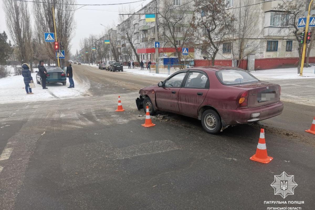 ДТП у Сєвєродонецьку: легковики не розминулися на перехресті ДТП у Сєвєродонецьку: легковики не розминулися на перехресті