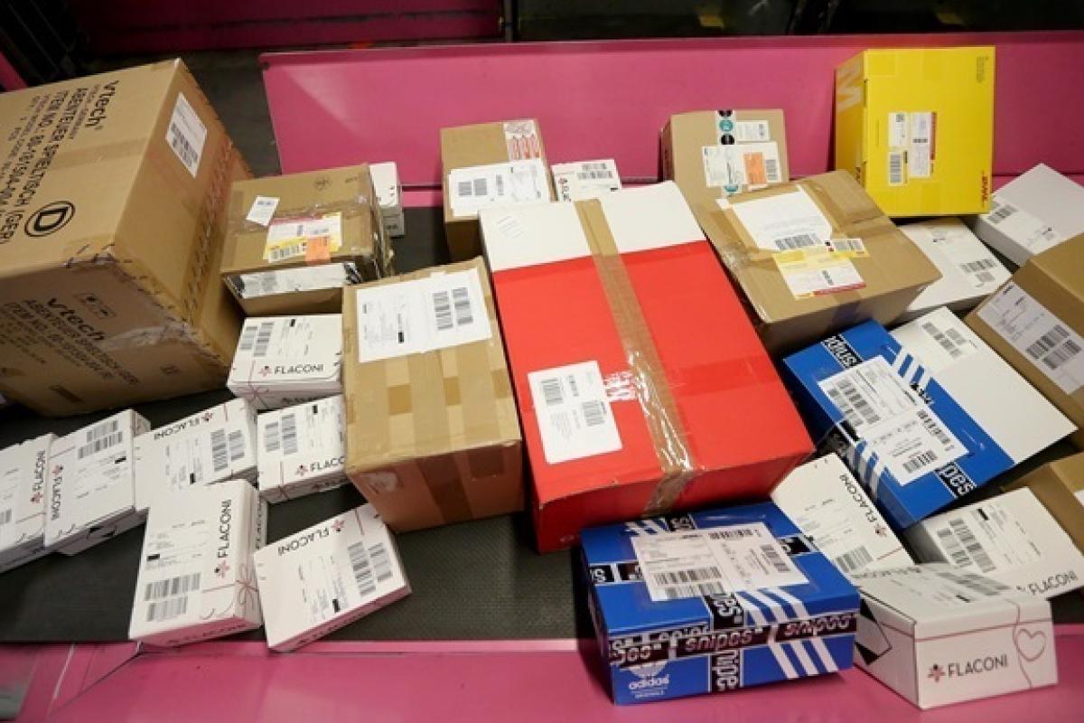 Верховна Рада ухвалила закони про міжнародні посилки: з якої вартості товару стягуватимуть податок
