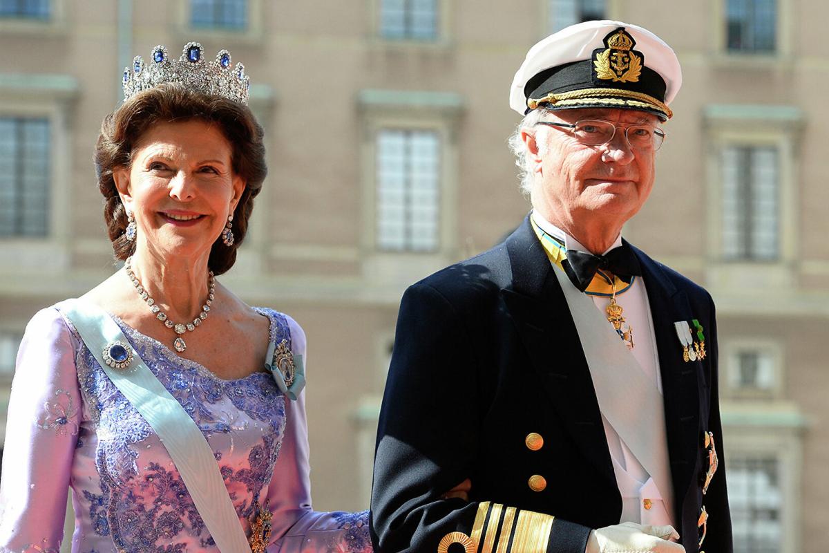 Трижды привитые король и королева Швеции заразились коронавирусом