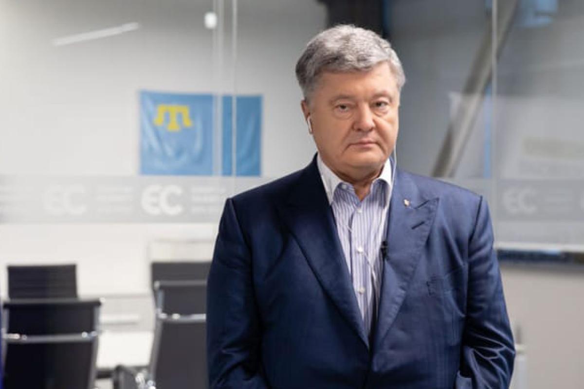 Порошенко заявил, что после прилета в Украину пойдет в суд