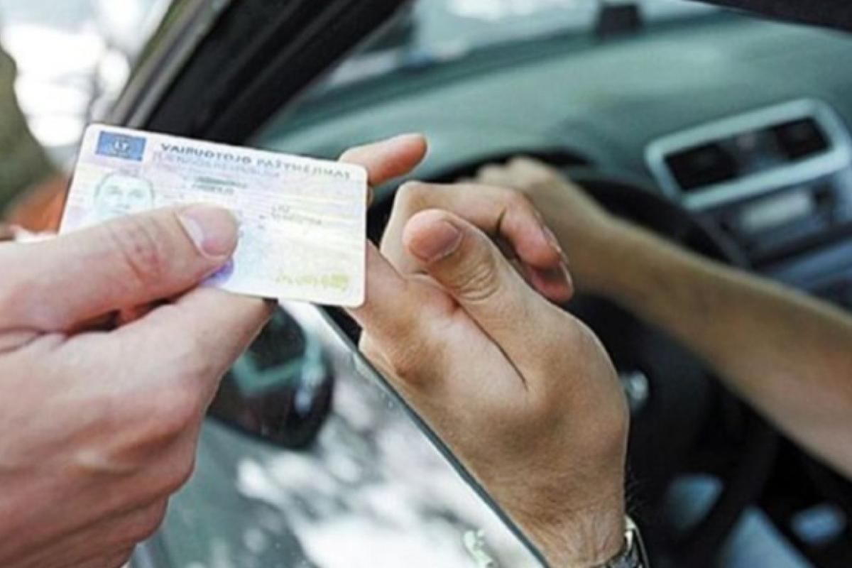 Украинских водителей хотят пожизненно лишать прав: кто может остаться без удостоверения Украинских водителей хотят пожизненно лишать прав: кто может остаться без удостоверения