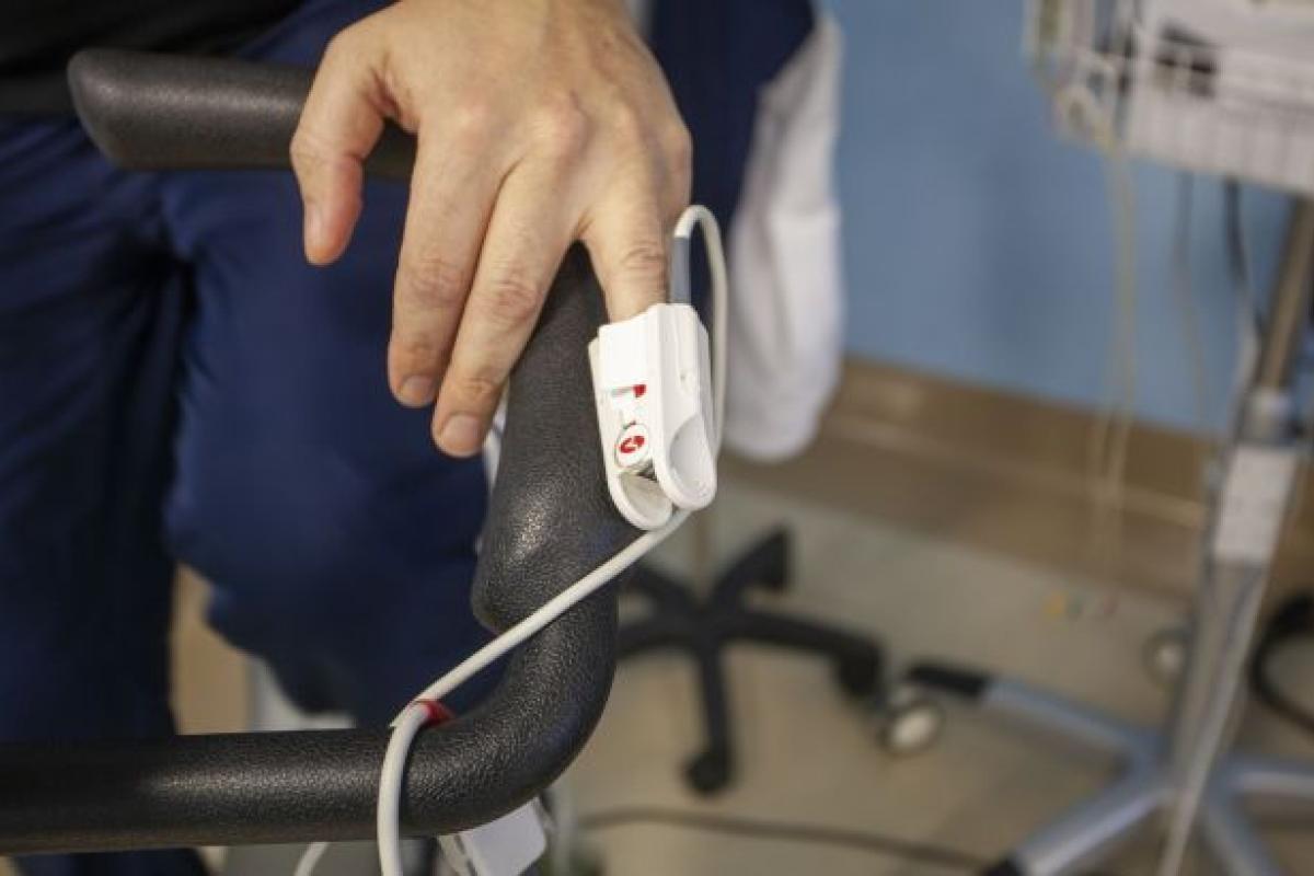 В Україні в "помаранчевій" зоні карантину опинилися 10 регіонів В Україні в "помаранчевій" зоні карантину опинилися 10 регіонів