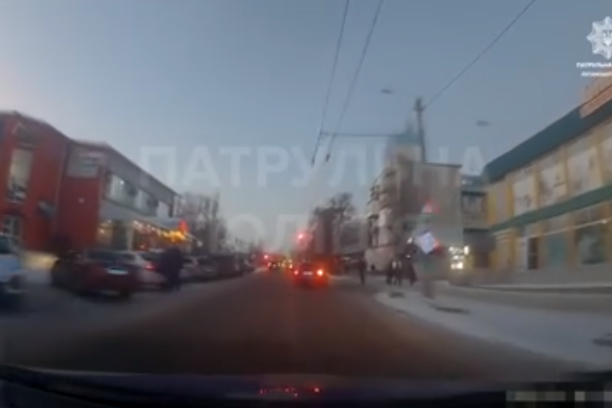 В Северодонецке водитель под наркотиками устроил "гонки" с патрульной полицией: видео В Северодонецке водитель под наркотиками устроил "гонки" с патрульной полицией: видео