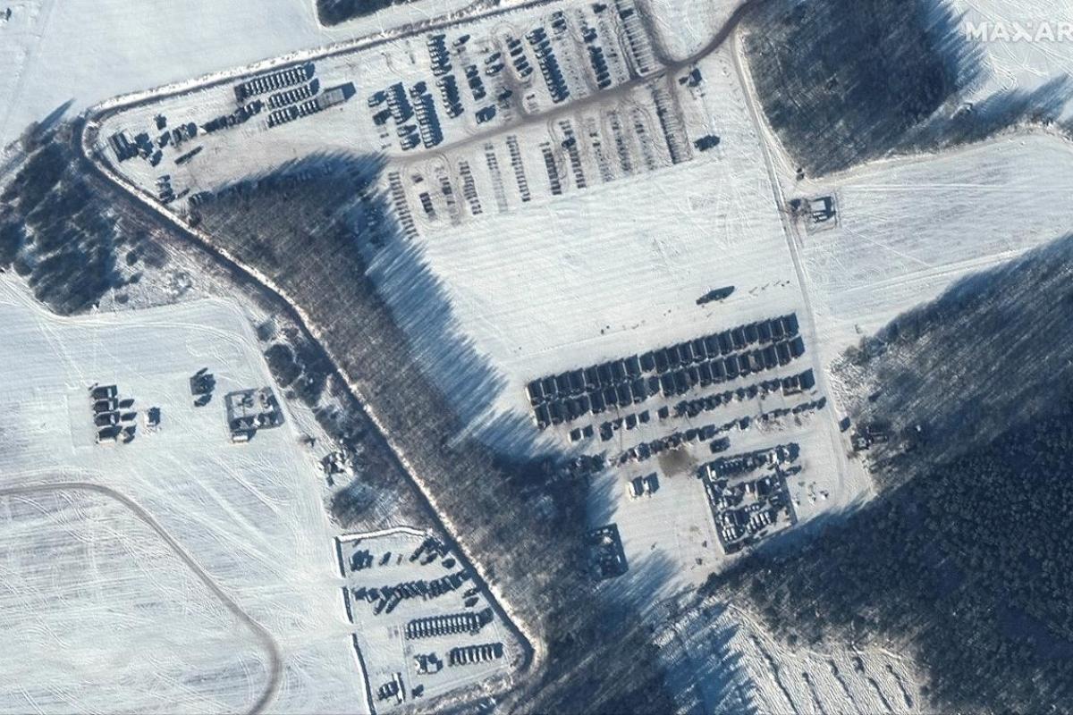 США опубликовали новые спутниковые снимки российских войск на границе Украины и Беларуси США опубликовали новые спутниковые снимки российских войск на границе Украины и Беларуси