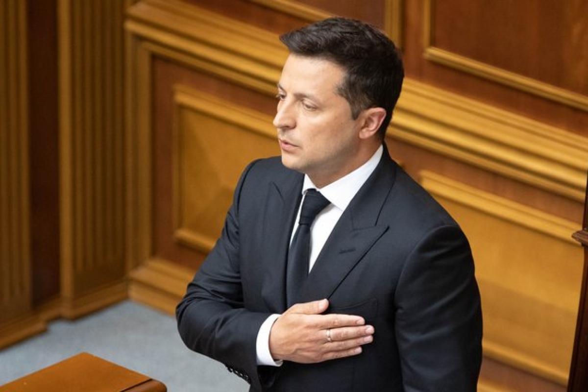 Зеленський підписав указ про підвищення зарплат військовим і збільшення чисельності армії Зеленський підписав указ про підвищення зарплат військовим і збільшення чисельності армії