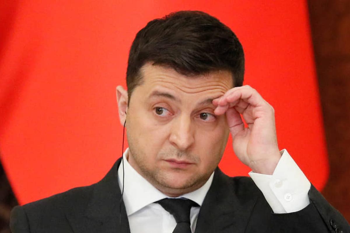 Зеленский попросил олигархов и политиков, которые покинули Украину, вернуться в течение 24 часов Зеленский попросил олигархов и политиков, которые покинули Украину, вернуться в течение 24 часов