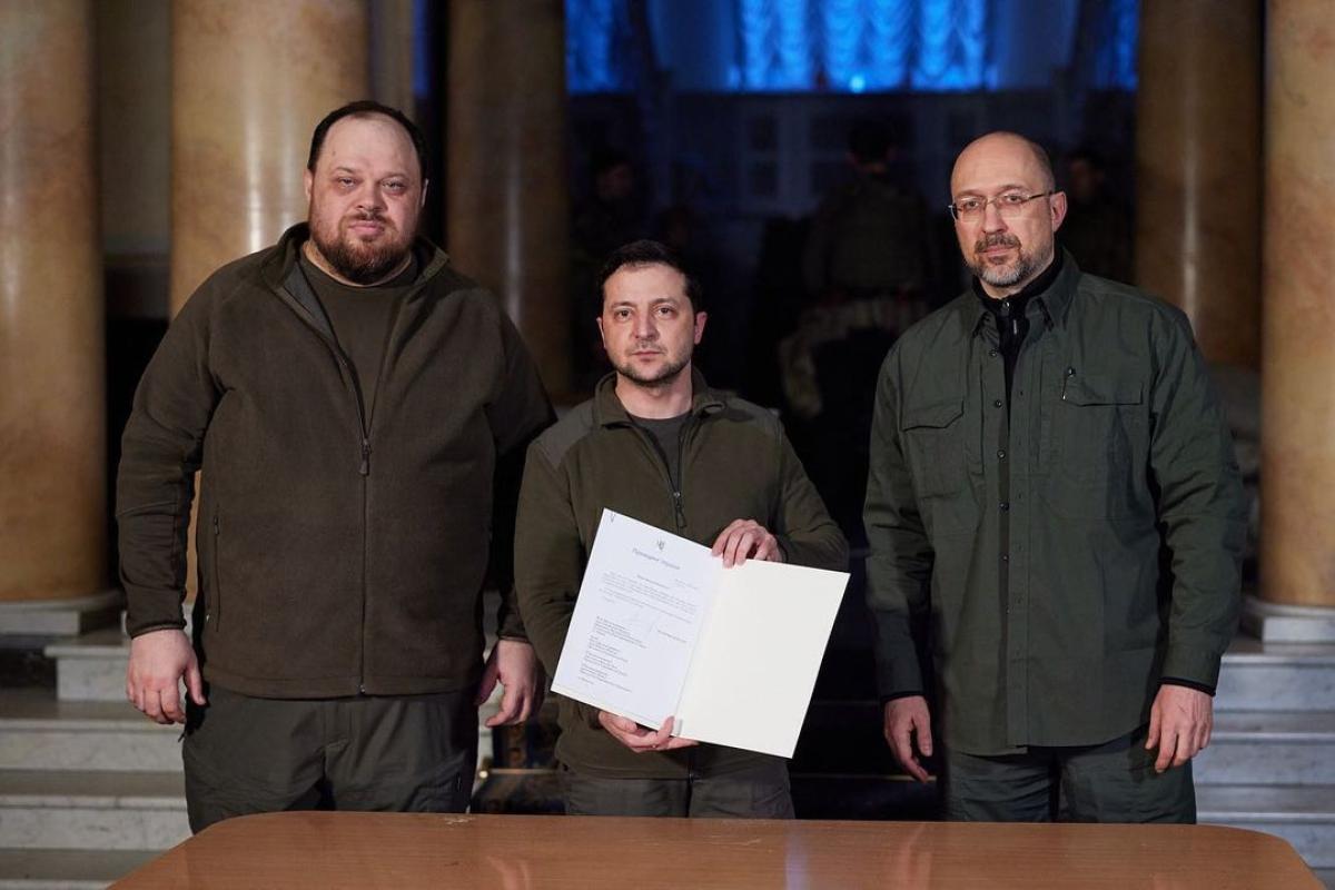 Зеленський підписав заявку на членство України у Євросоюзі