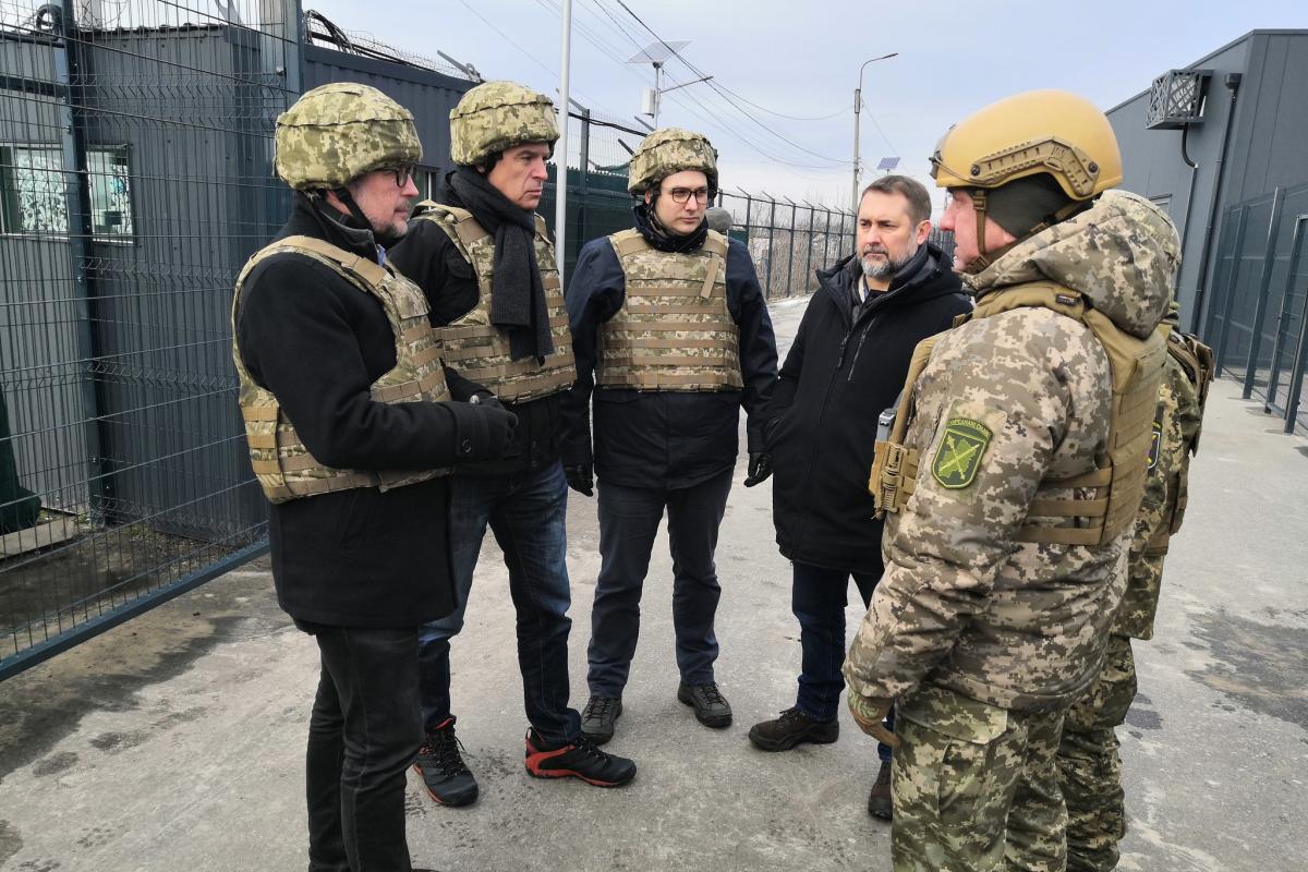 Главы МИД Чехии, Словакии и Австрии побывали на Луганщине Главы МИД Чехии, Словакии и Австрии побывали на Луганщине
