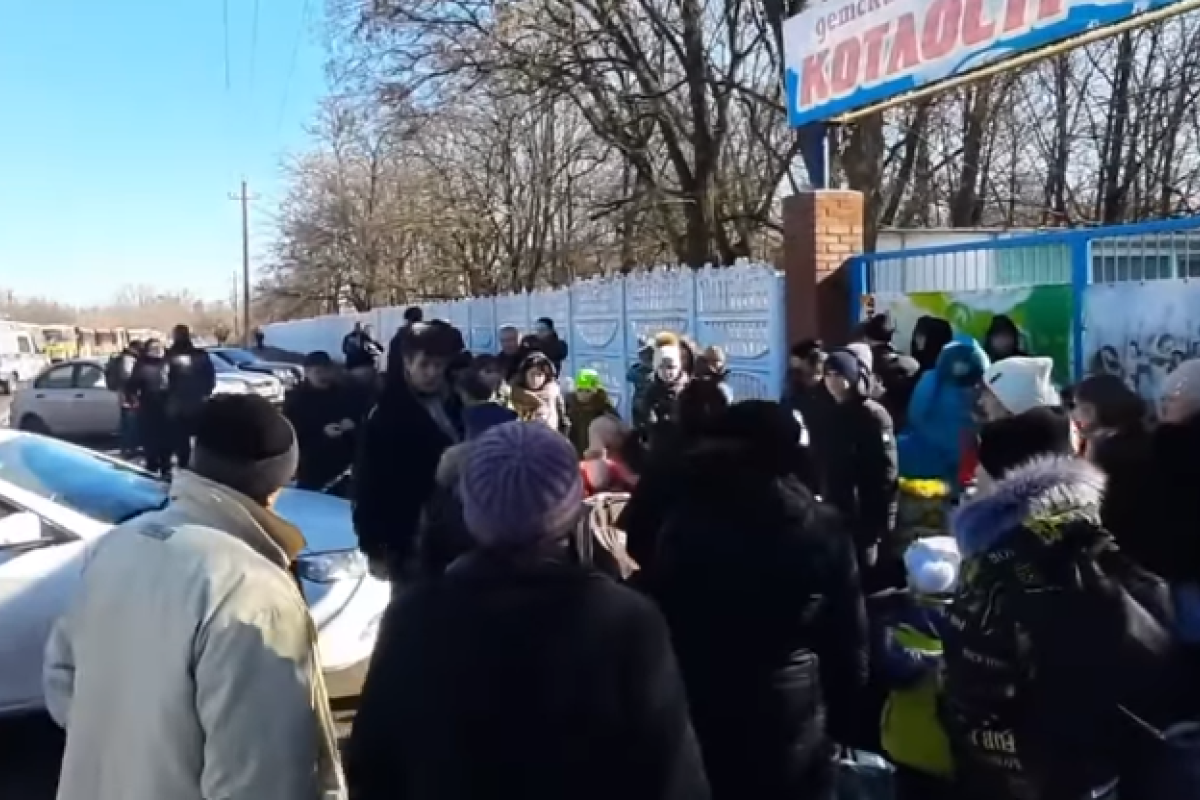Привезли и бросили: "Эвакуация" жителей ОРДЛО в Россию стала настоящим издевательством Привезли и бросили: "Эвакуация" жителей ОРДЛО в Россию стала настоящим издевательством