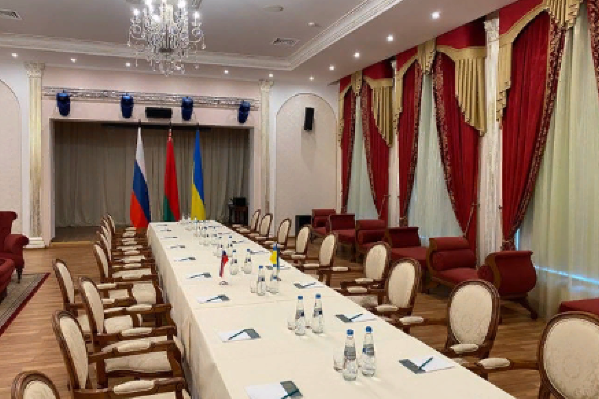 Украинская делегация прибыла на белорусскую границу для переговоров с Россией Украинская делегация прибыла на белорусскую границу для переговоров с Россией