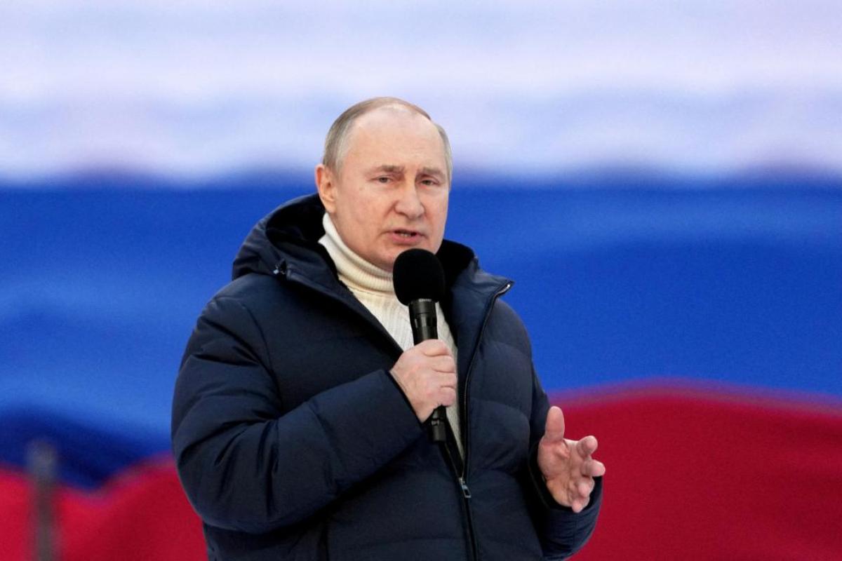 Путин пытается деньгами втянуть белорусов в войну против Украины Путин пытается деньгами втянуть белорусов в войну против Украины