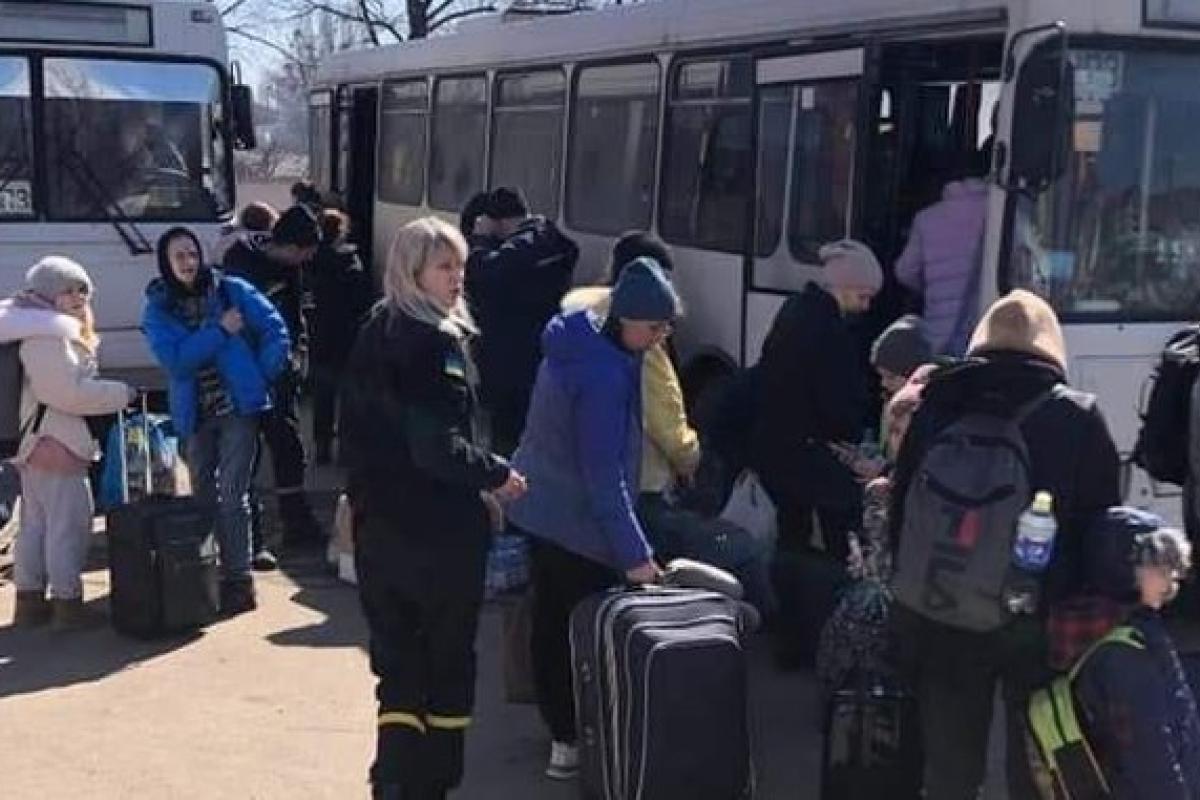 Почти 650 жителей Луганщины эвакуированы сегодня в западные области Почти 650 жителей Луганщины эвакуированы сегодня в западные области