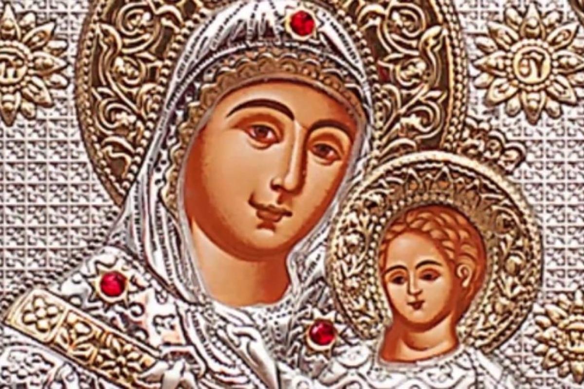 У Чернігівському храмі замироточили ікони У Чернігівському храмі замироточили ікони