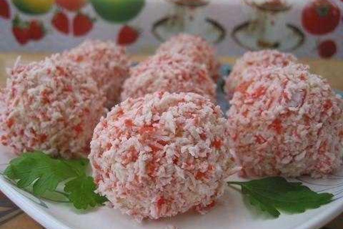 Закуска "Рафаелло" з крабових паличок Закуска "Рафаелло" з крабових паличок