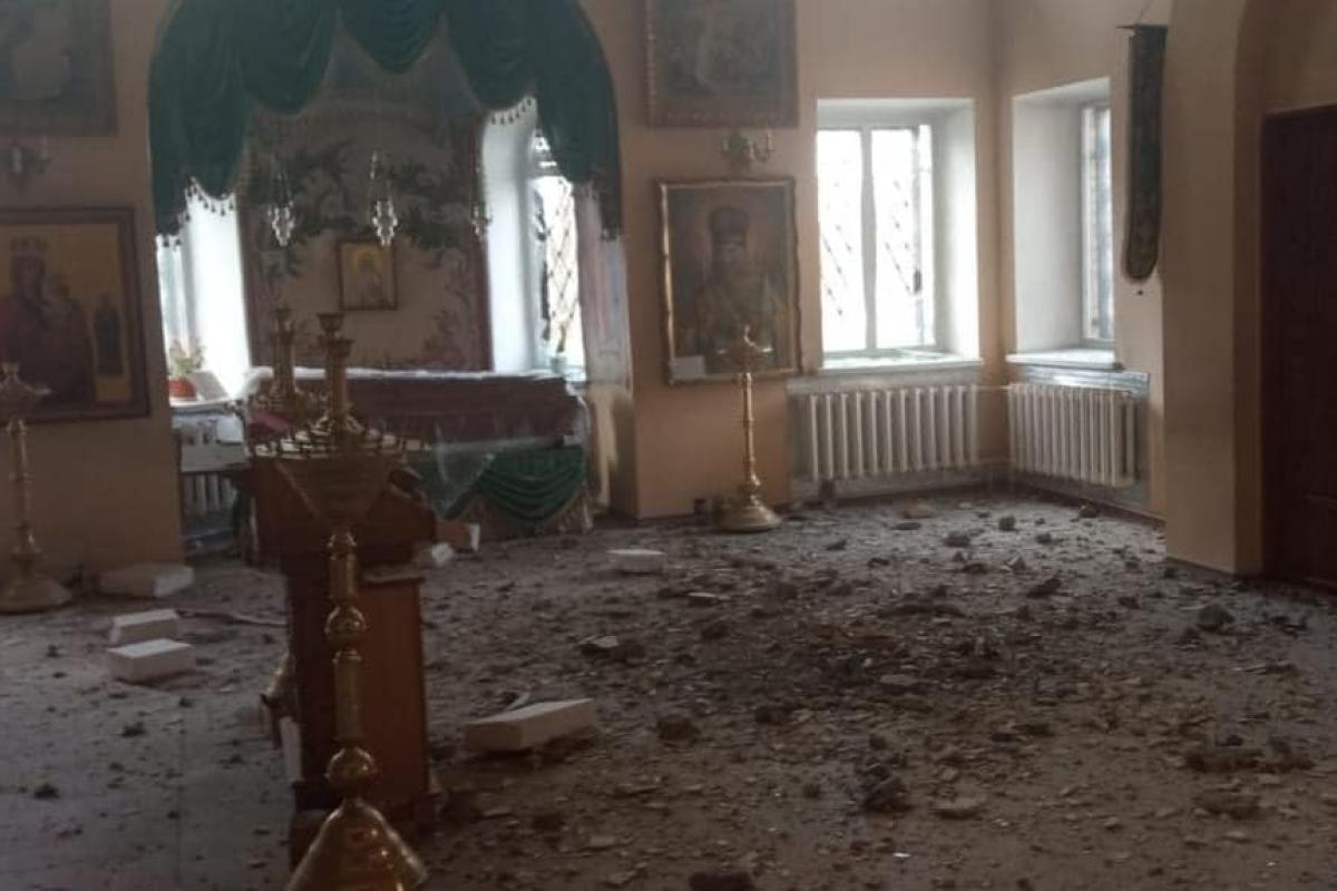 Окупанти у Вербну неділю обстріляли храм у Сєвєродонецьку Окупанти у Вербну неділю обстріляли храм у Сєвєродонецьку