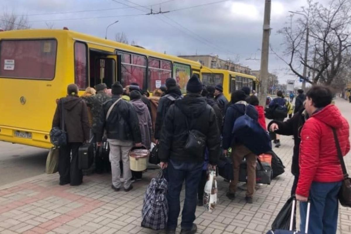 Эвакуация с Луганщины: Гайдай снова призывает выезжать из опасных мест Эвакуация с Луганщины: Гайдай снова призывает выезжать из опасных мест