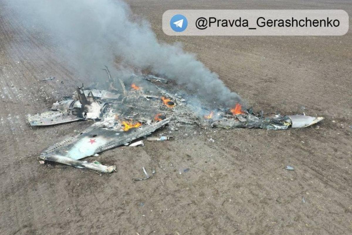 В районе Изюма ВСУ сбили российский самолет Су-34 В районе Изюма ВСУ сбили российский самолет Су-34