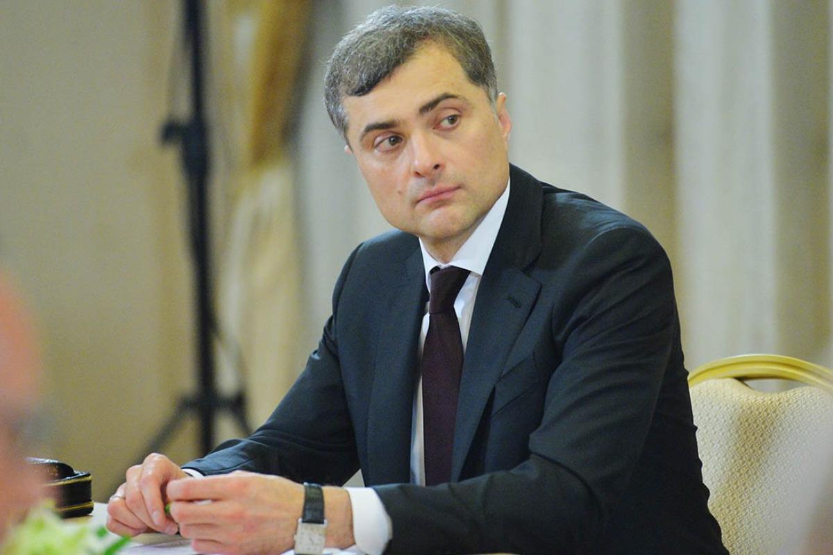 Екс-депутат Держдуми повідомив про арешт колишнього помічника Путіна Суркова Екс-депутат Держдуми повідомив про арешт колишнього помічника Путіна Суркова