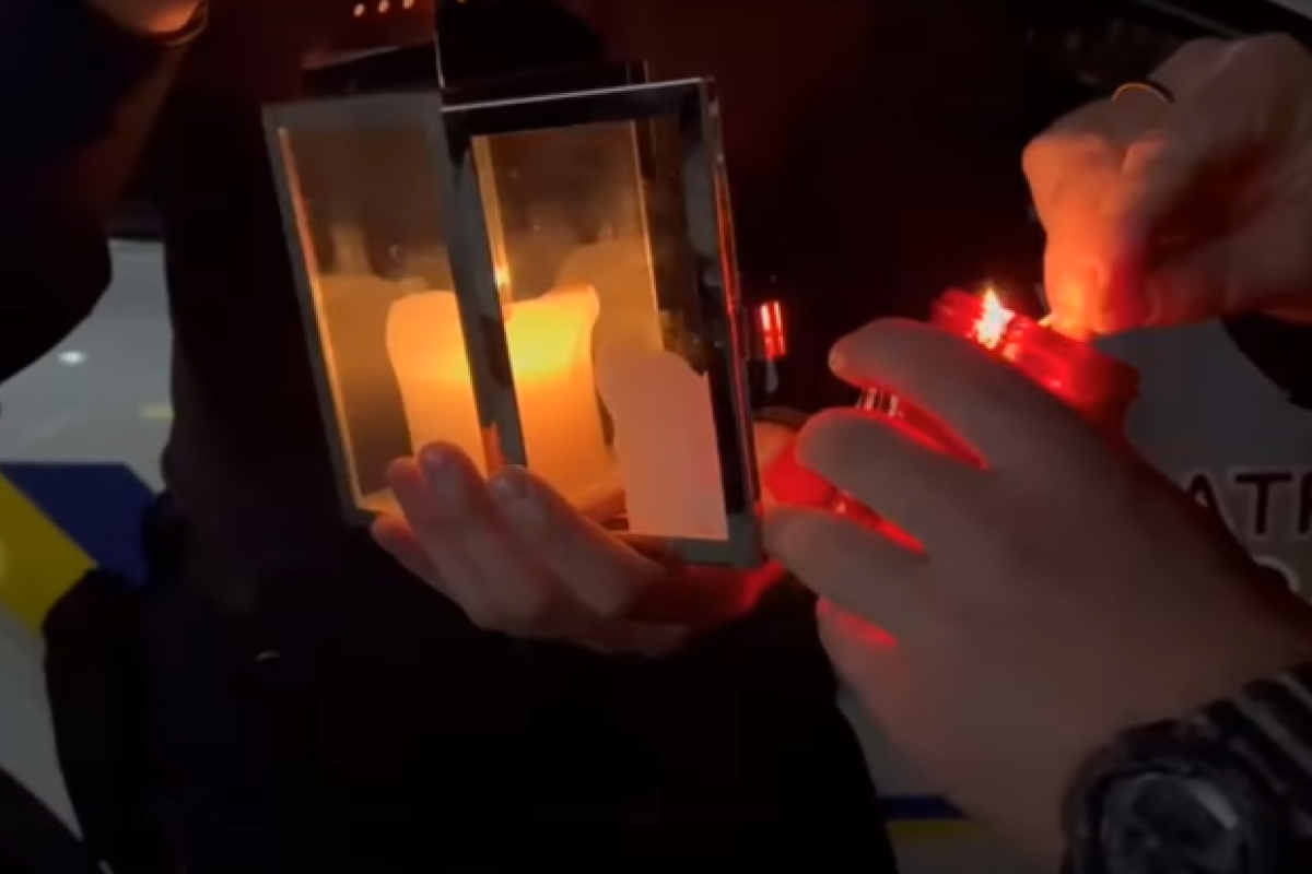 Благодатний вогонь з Єрусалиму прибув в Україну Благодатний вогонь з Єрусалиму прибув в Україну