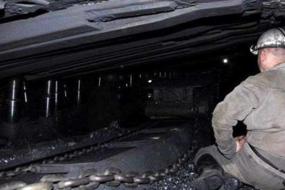 На Донетчині більше сотні шахтарів заблоковані під землею через знеструмлення На Донетчині більше сотні шахтарів заблоковані під землею через знеструмлення