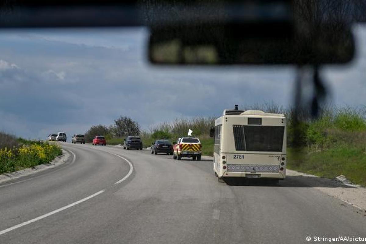 Зеленський: З Маріуполя вдалося евакуювати 344 особи Зеленський: З Маріуполя вдалося евакуювати 344 особи