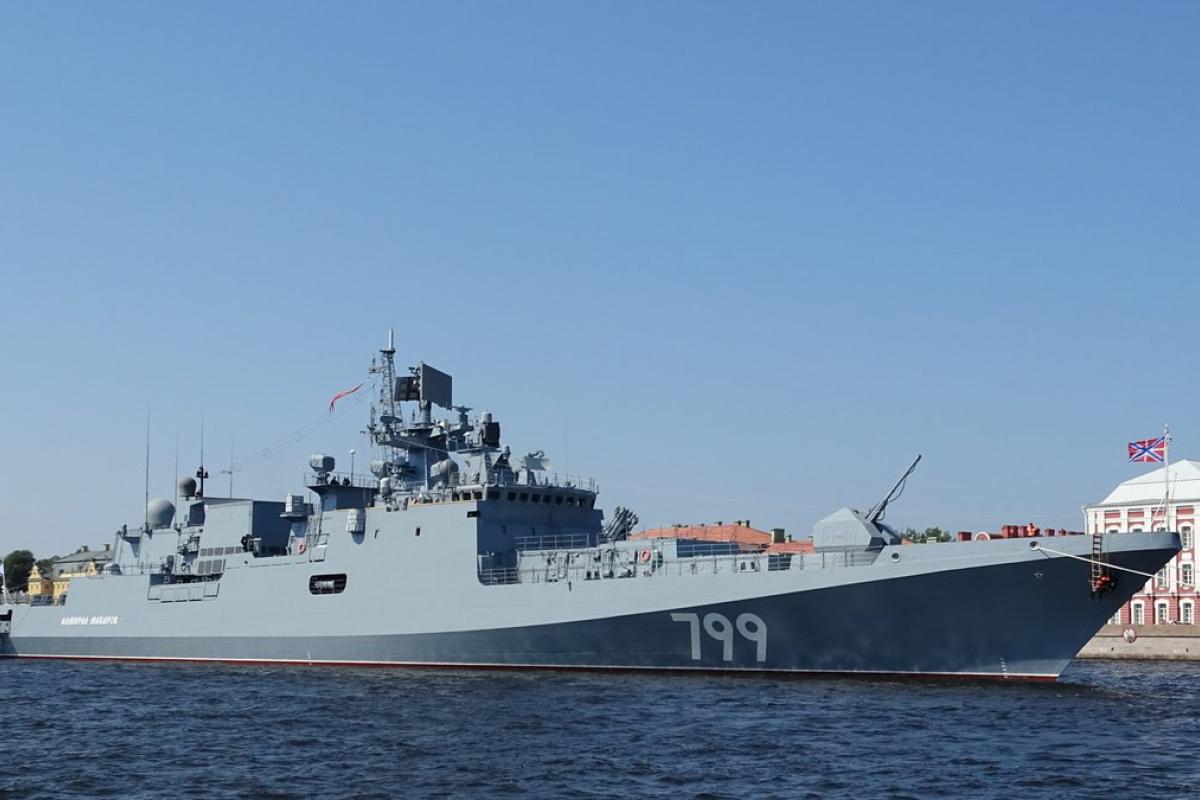 Біля острова Зміїного горить російський фрегат, - ЗМІ Біля острова Зміїного горить російський фрегат, - ЗМІ