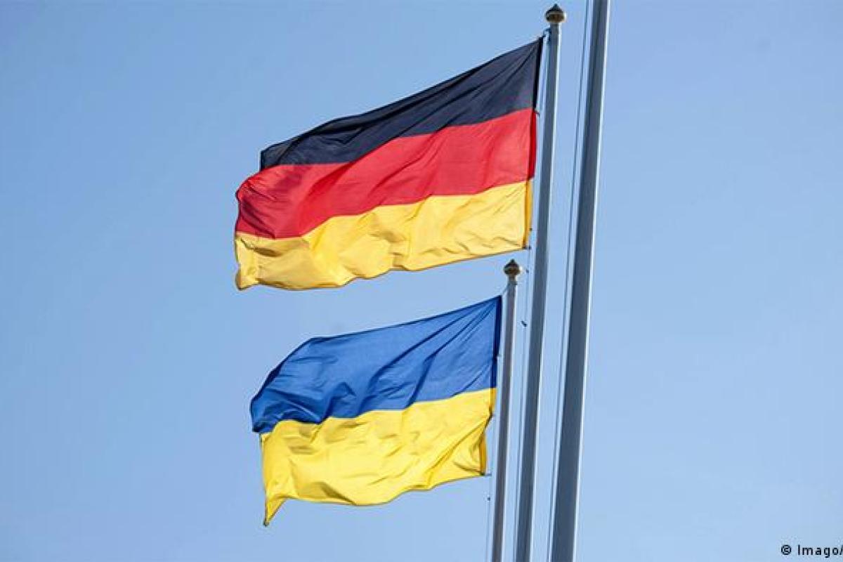 В Берлине запретили украинские и российские флаги на мероприятиях 8-9 мая: реакция посла В Берлине запретили украинские и российские флаги на мероприятиях 8-9 мая: реакция посла