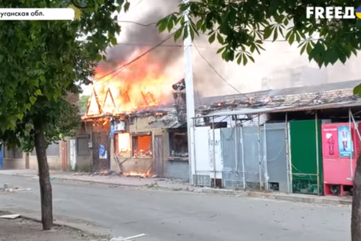 В Северодонецке из-за обстрелов оккупантов загорелся центральный рынок: видео В Северодонецке из-за обстрелов оккупантов загорелся центральный рынок: видео