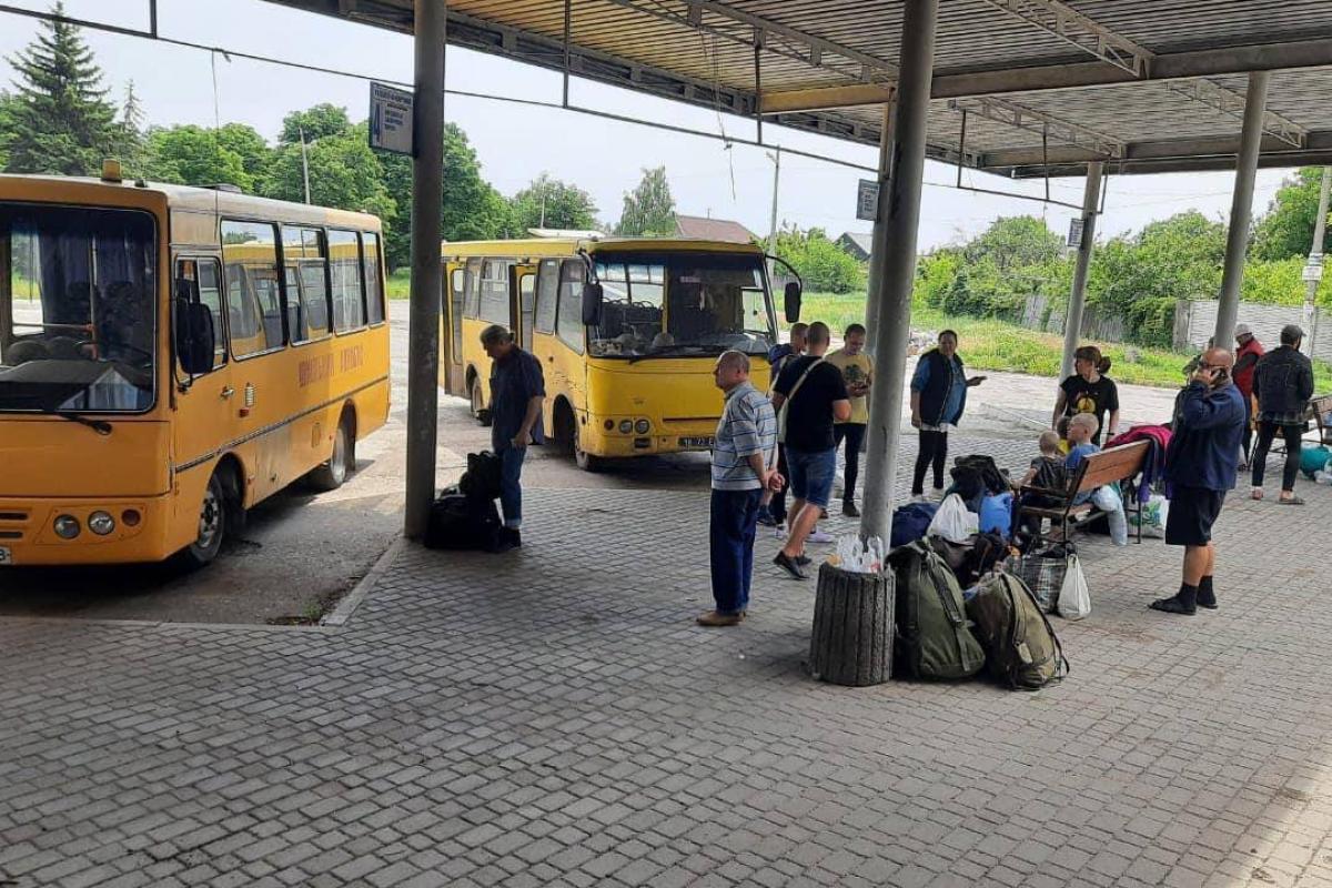 Ще 16 лисичан обрали безпеку: евакуація продовжується