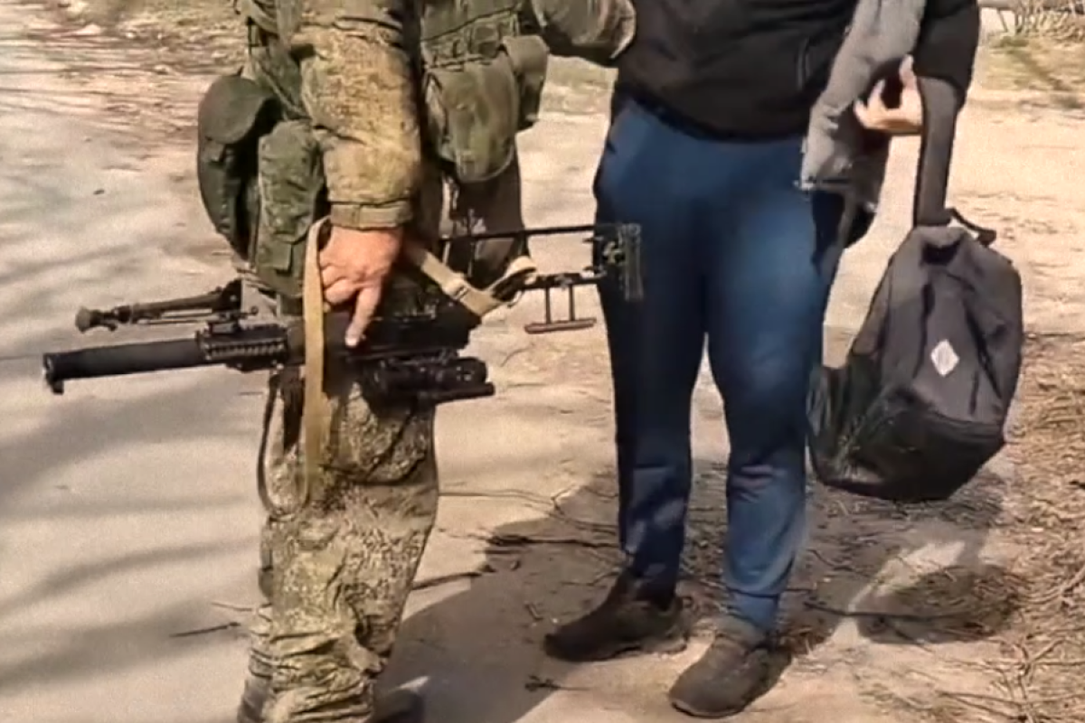 Приниження та знущання: як проходила фільтрація і перевірки людей у Маріуполі - відео