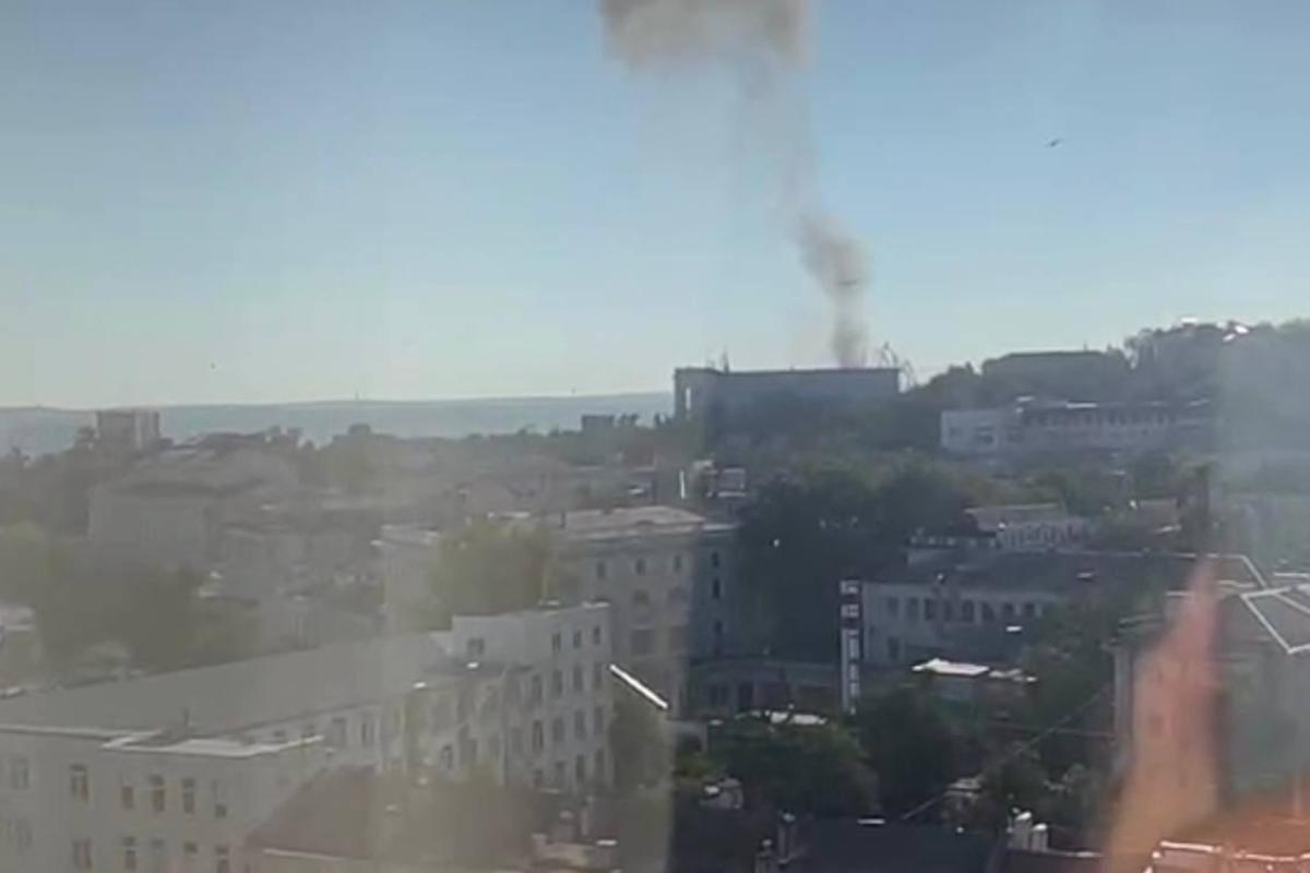 "Хлопок" в Севастополе: в штаб черноморского флота оккупантов прилетел беспилотник "Хлопок" в Севастополе: в штаб черноморского флота оккупантов прилетел беспилотник