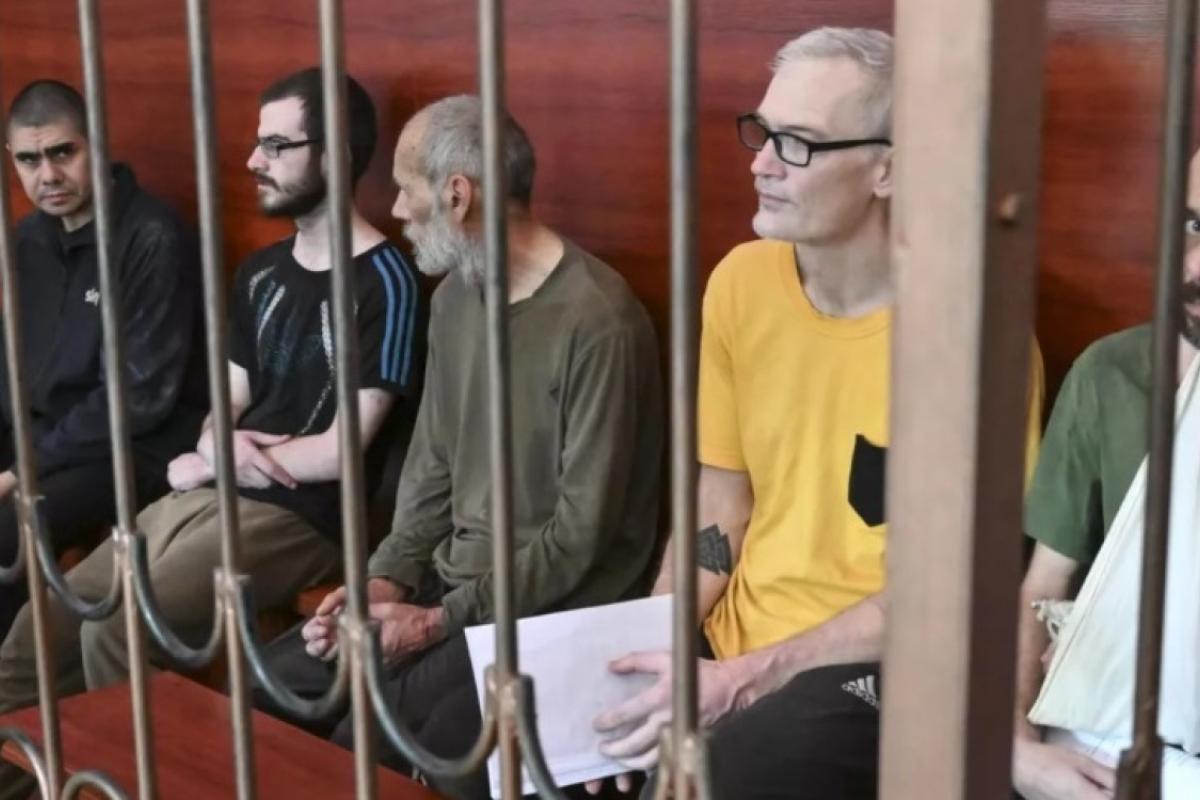 Бойовики "ДНР" судили ще 5 іноземних добровольців, деяким загрожує страта Бойовики "ДНР" судили ще 5 іноземних добровольців, деяким загрожує страта
