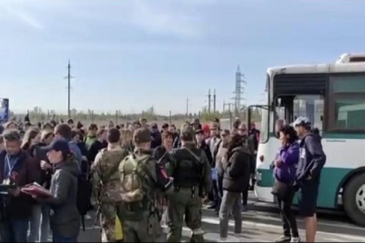 Россияне начали "обратную депортацию": мариупольцев возвращают из Пскова домой Россияне начали "обратную депортацию": мариупольцев возвращают из Пскова домой
