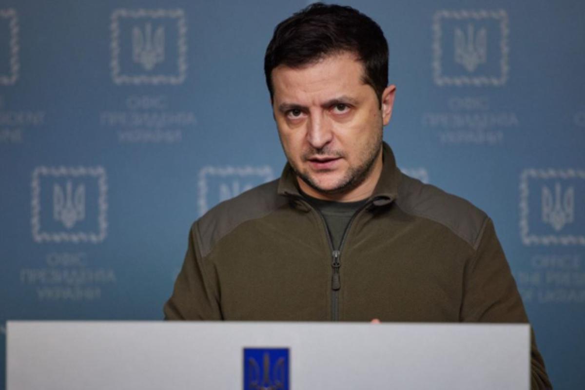 Зеленський пропонує Верховній Раді запровадити нові санкції проти РФ на 10 років Зеленський пропонує Верховній Раді запровадити нові санкції проти РФ на 10 років