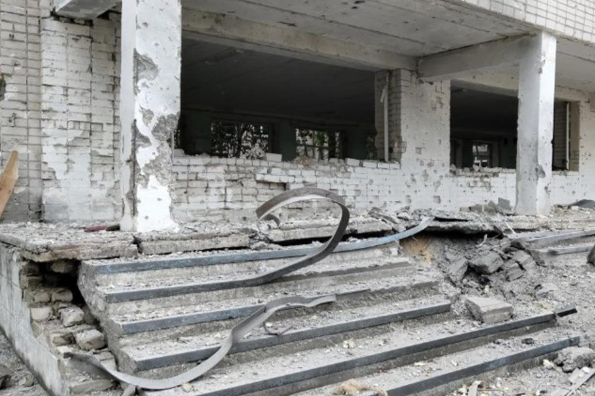 В Рубежном разнесли "избирательный участок": появились фото В Рубежном разнесли "избирательный участок": появились фото